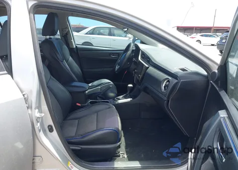 2017 Toyota Corolla Se Special Edition z USA, uszkodzony, nr VIN 5YFBURHE4HP611541